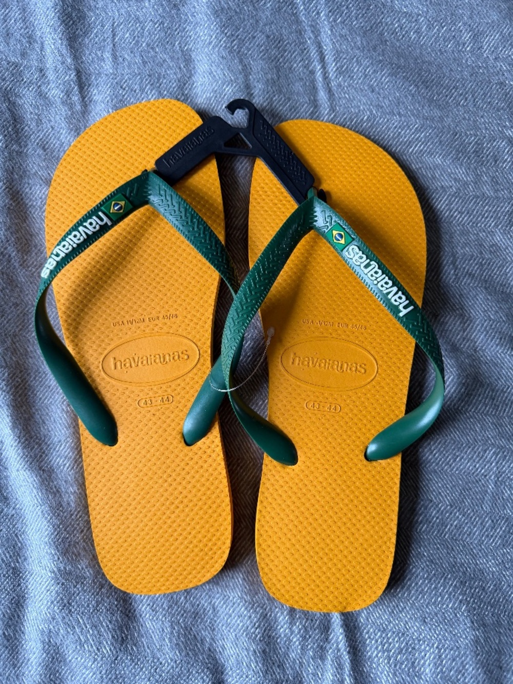 NEW Havaianas Brazil Logo Flip Flops - Yellow/Green - Made in Brazil - Size 11/1